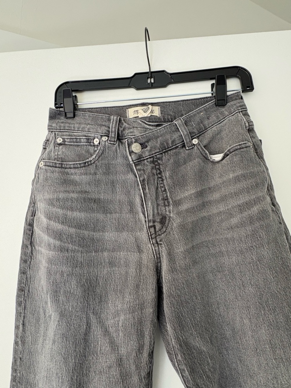 Madewell '90s Straight Washed Charcoal Jeans, Asymmetrical Closure